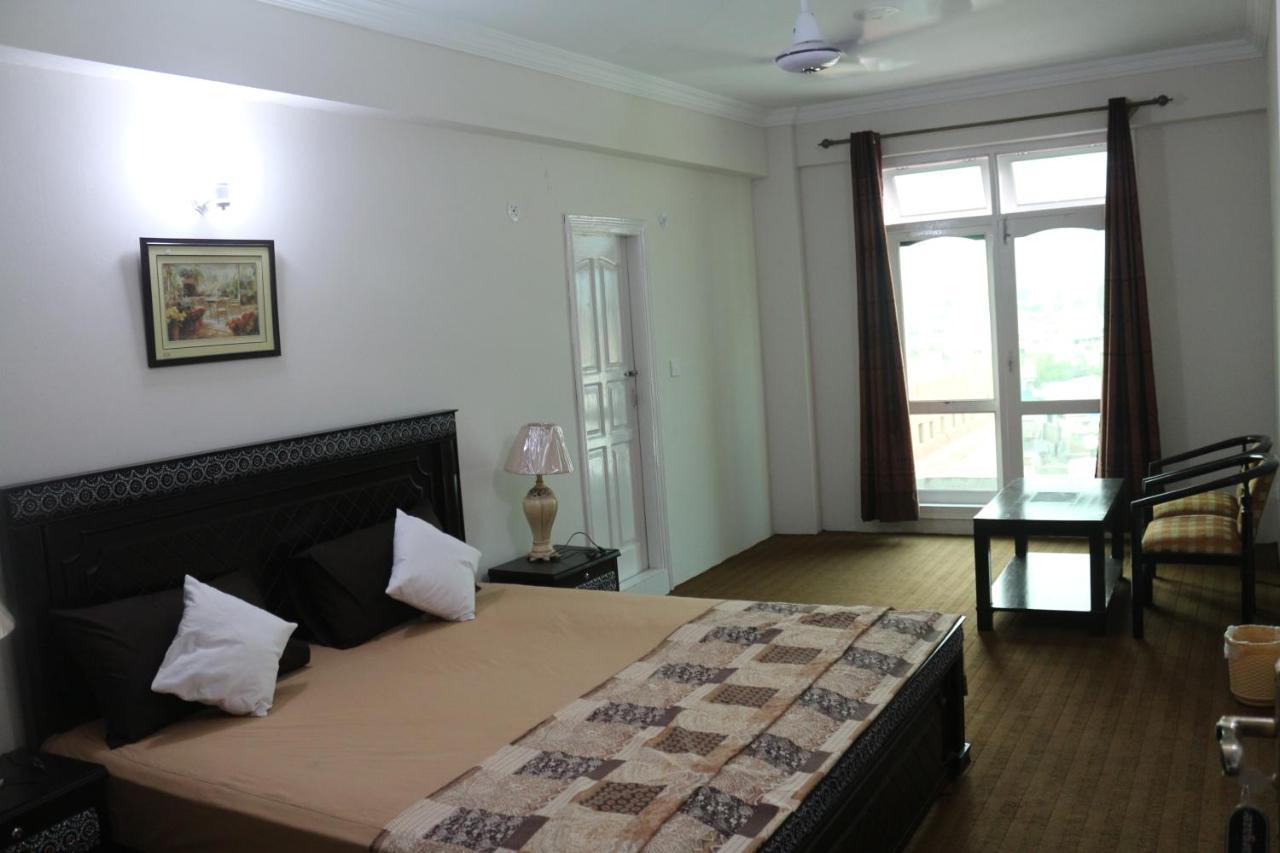 Stargaze Hotel & Apartment Abbottabad Dış mekan fotoğraf