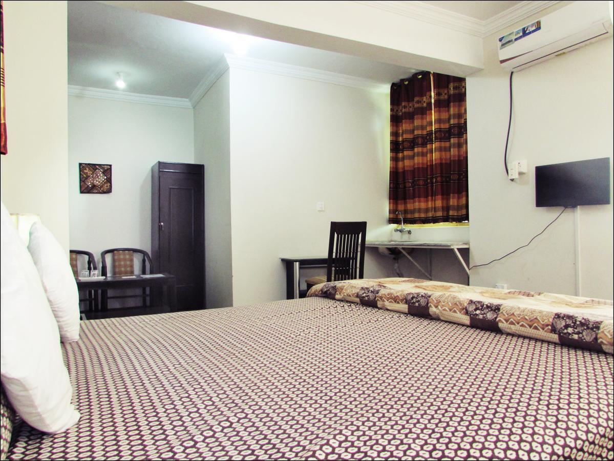 Stargaze Hotel & Apartment Abbottabad Dış mekan fotoğraf